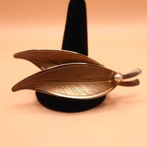 VTG 1960's Gold Tone Double Leaf Brooch with Faux Pearl Accent